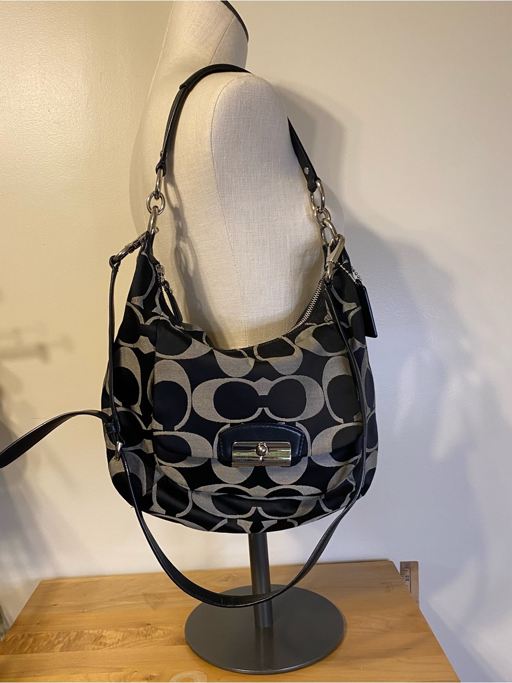 COACH Kristin Black/ Gray Shoulder Hobo Crossbody Purse Bag F22302***NICE
